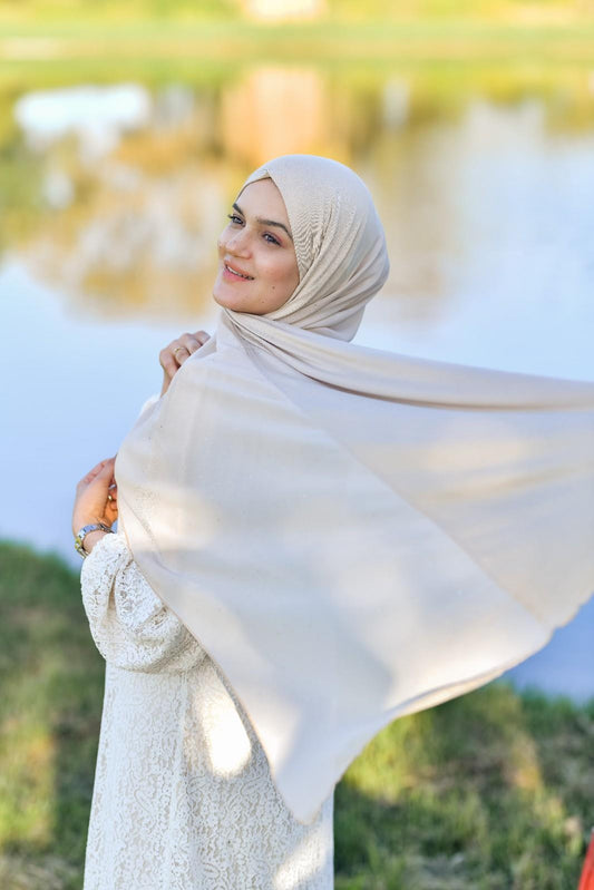 hijab chiffon beige avec strass